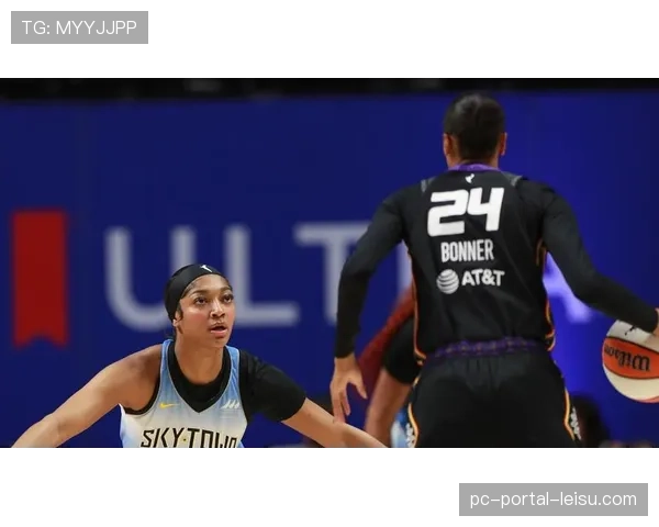 康涅狄格太阳队主场对阵芝加哥天空的比赛因天气原因延迟一小时 康涅狄格太阳队主场对阵芝加哥天空的比赛因天气原因延迟一小时